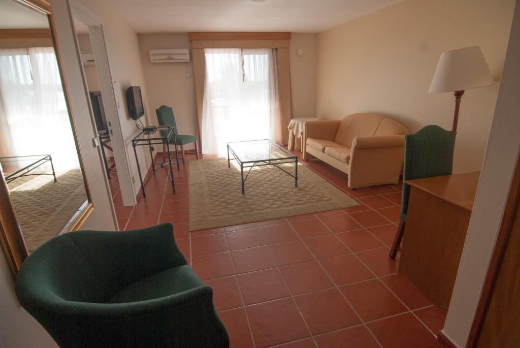 Termas del Daymán Los Naranjos Resort & Spa Termal חדר תמונה